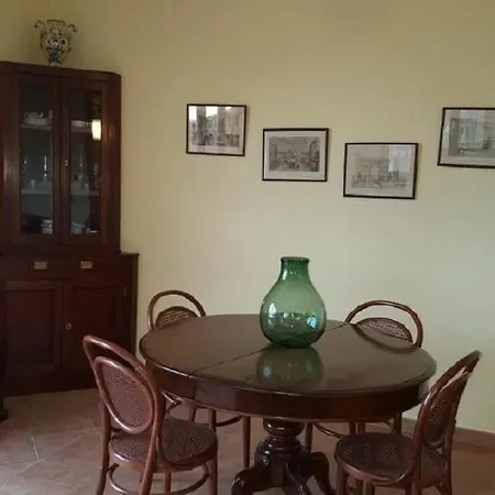 Lunigiana - Schone Mit Grosser Terrasse Und Mit Blick Auf Garten Lägenhet Castelnuovo Magra