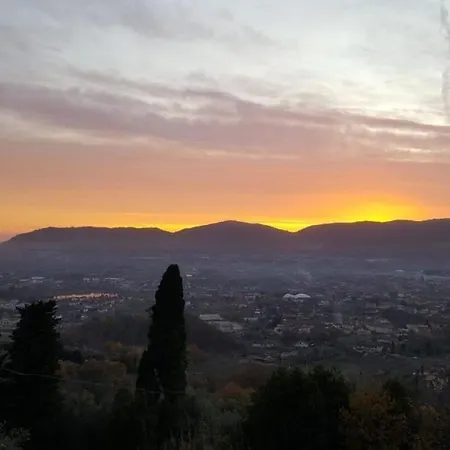 Lunigiana - Schone Mit Grosser Terrasse Und Mit Blick Auf Garten Apartment Castelnuovo Magra